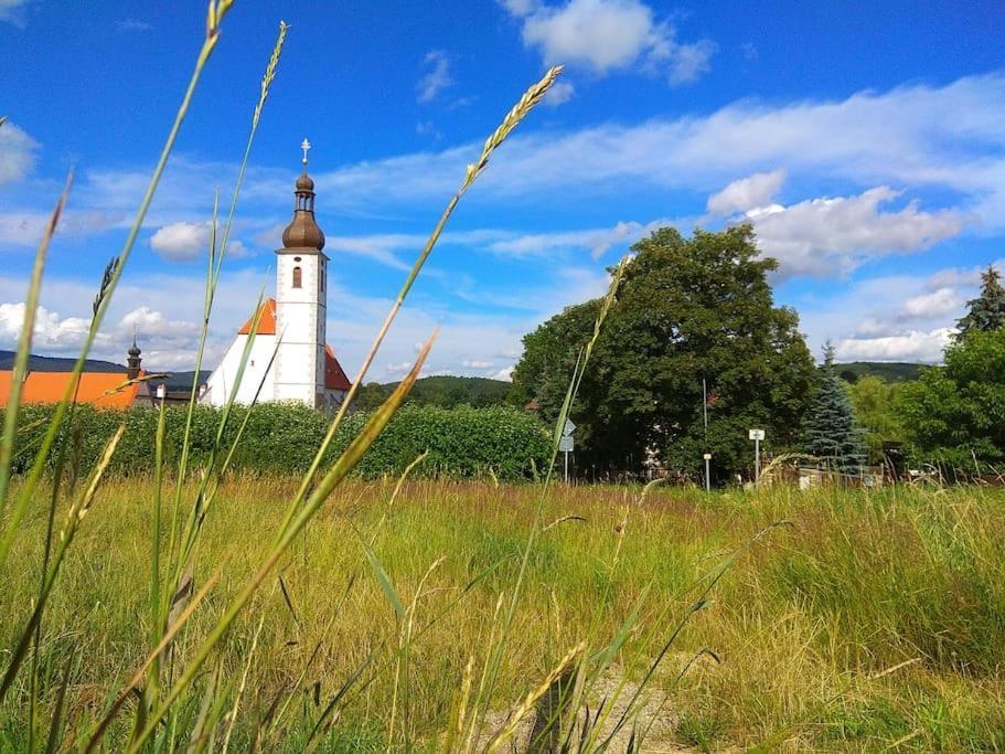 "Stone'S Throw" Krumlov 5 Min By Car, Lipno 15 Min By Car, 2 Bdrooms,Playroom Kájov Exterior photo